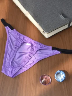 String pour homme en soie glacée ouvert sur le devant avec ceinture élastique noire