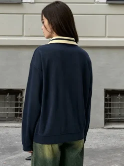 Sweat-shirt polo vintage à col rayé et demi-zip oversize