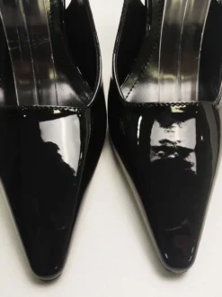 Talons slingback pour femmes boutons talon de forme spéciale chaussures habillées noires