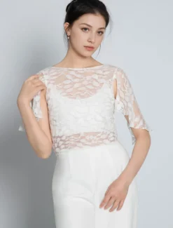 Tenue de mariée deux pièces haut en dentelle dos en V décoré des boutons pantalon en crêpe élastique