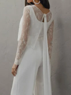Tenue mariage femme combinaison mariée blanche cape en dentelle