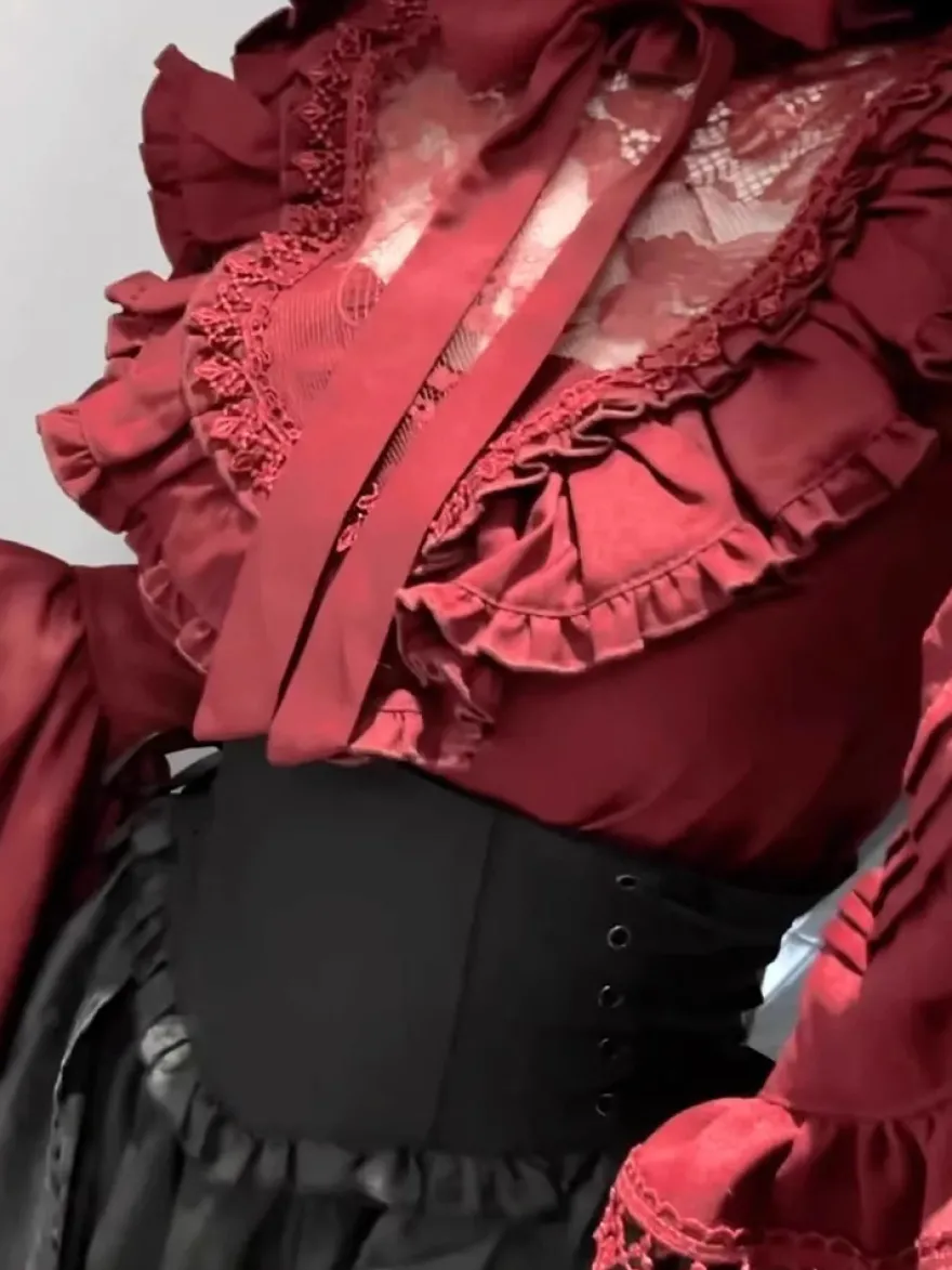 Tenues gothiques Lolita en dentelle à volants chemisier à manches longues et jupe noire ensemble deux pièces