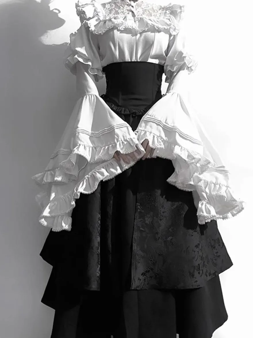 Tenues gothiques Lolita en dentelle à volants chemisier à manches longues et jupe noire ensemble deux pièces