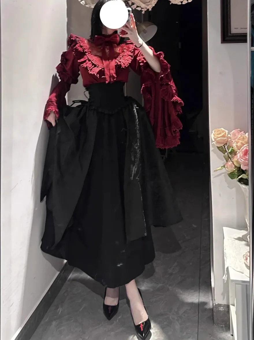 Tenues gothiques Lolita en dentelle à volants chemisier à manches longues et jupe noire ensemble deux pièces