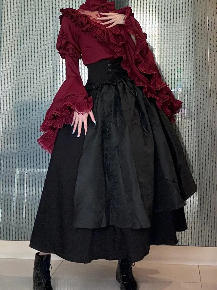 Tenues gothiques Lolita en dentelle à volants chemisier à manches longues et jupe noire ensemble deux pièces