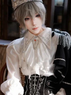 Tenues Ouji Lolita Gothique : cape à manches longues haut blanc ceinture noire et pantalon