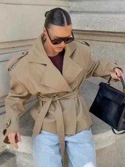Trench-coat court kaki à ceinture pour femme - Veste croisée chic - Collection printemps 2026