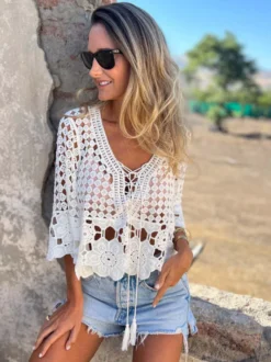 T-shirt bohème ajouré en crochet blouse blanche à col en V et lacets en dentelle