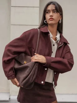 Veste courte en daim à épaules tombantes pour femme - Col montant fermeture éclair coupe ajustée - Tenues décontractées minimalistes pour le printemps 2026
