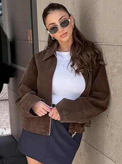 Veste courte femme en daim moka - Fermeture éclair minimaliste col polo coupe carrée - Idéale pour un look streetwear printanier décontracté (collection printemps 2026)