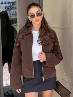 Veste courte femme en daim moka - Fermeture éclair minimaliste col polo coupe carrée - Idéale pour un look streetwear printanier décontracté (collection printemps 2026)
