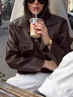 Veste courte femme en similicuir marron - Haut rétro à revers et boutons coupe carrée - Tenues décontractées printemps 2026
