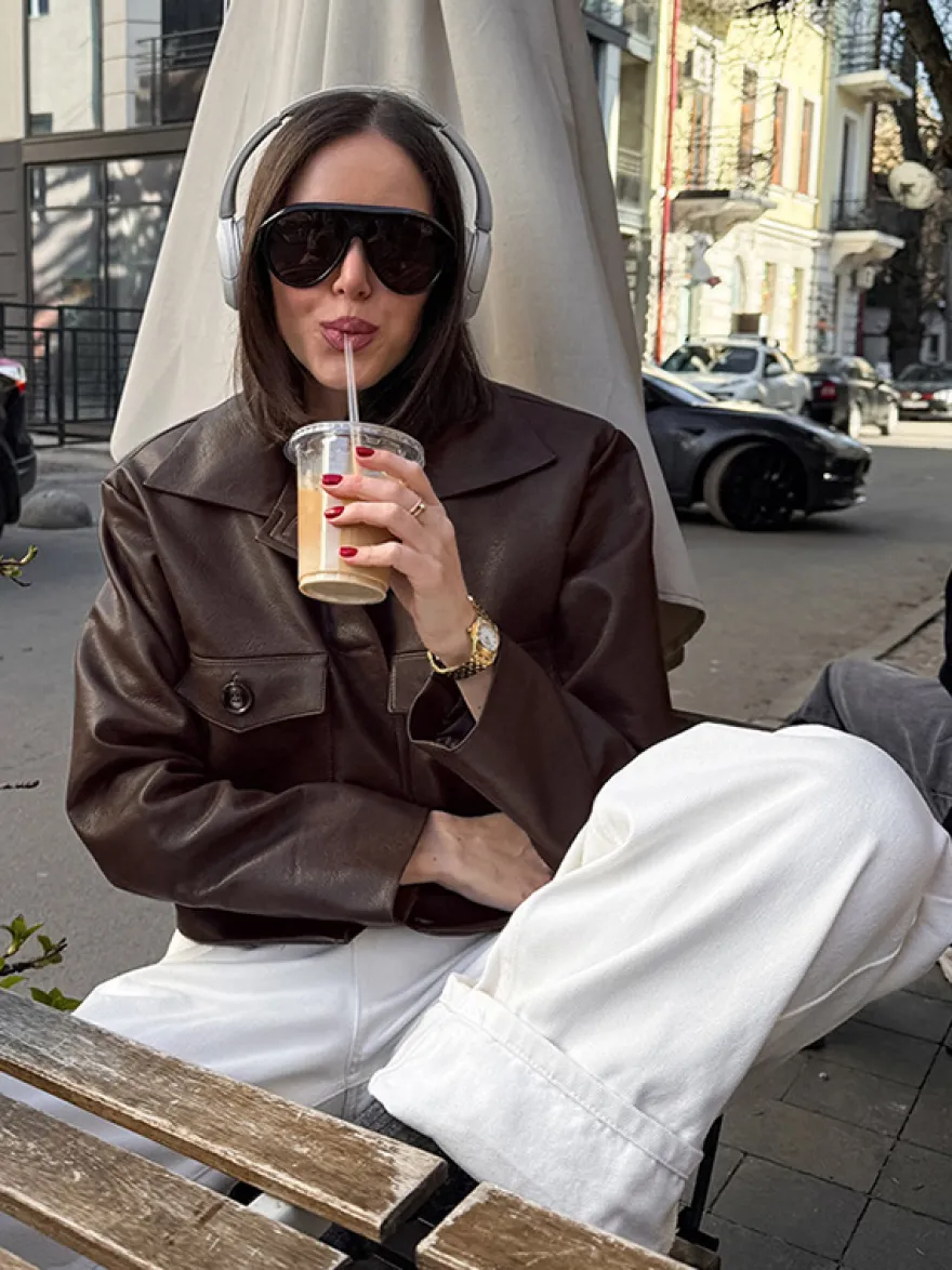 Veste courte femme en similicuir marron - Haut rétro à revers et boutons coupe carrée - Tenues décontractées printemps 2026