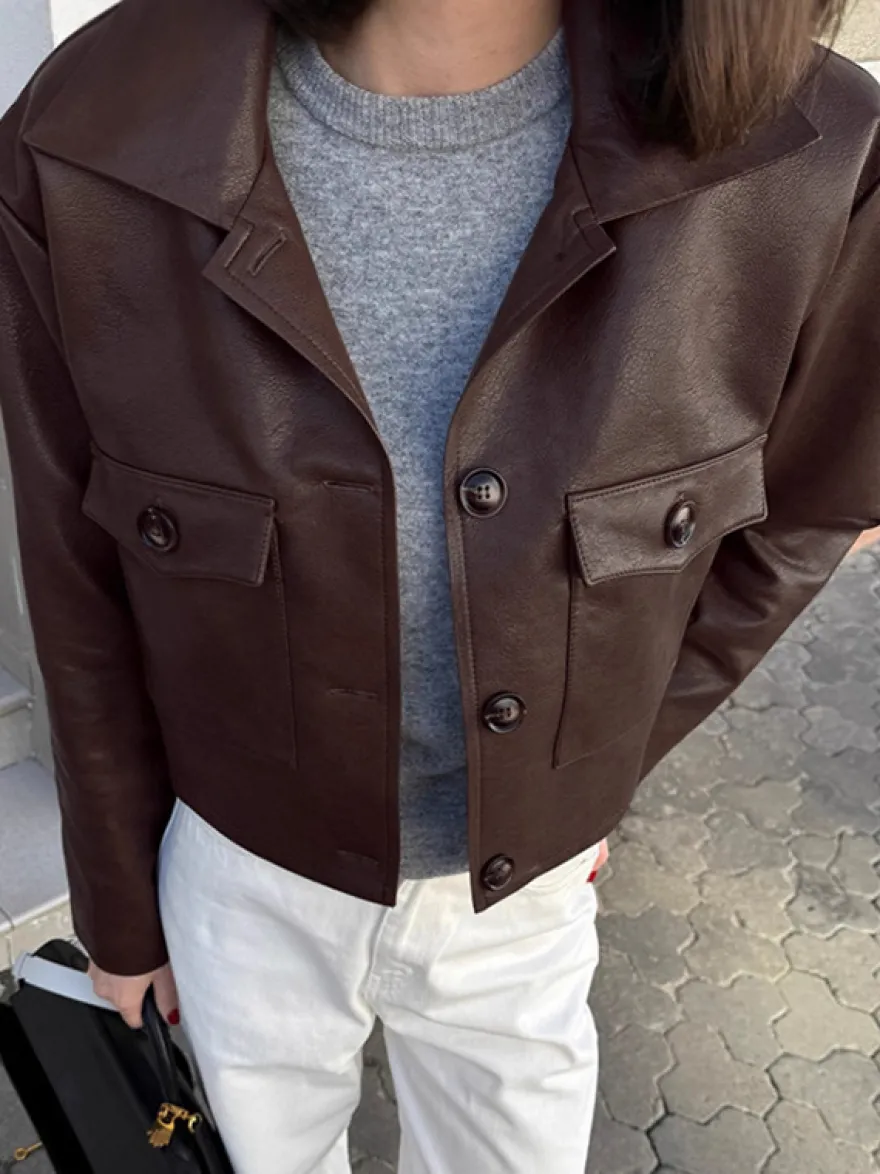 Veste courte femme en similicuir marron - Haut rétro à revers et boutons coupe carrée - Tenues décontractées printemps 2026