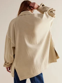 Veste en jean oversize pour femme - Délavage moyen coupe boyfriend fentes latérales - Style trucker - Collection printemps 2026