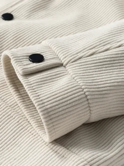 7. Veste en velours côtelé pour homme manches longues poches poitrine à rabat et poches latérales coupe-vent et durable style rétro