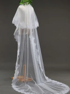 Voile de mariage blanc à un niveau en dentelle bord fini cascade voiles de mariée