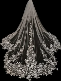 Voiles de mariée à deux niveaux en dentelle et tulle bord en dentelle appliquée effet cascade