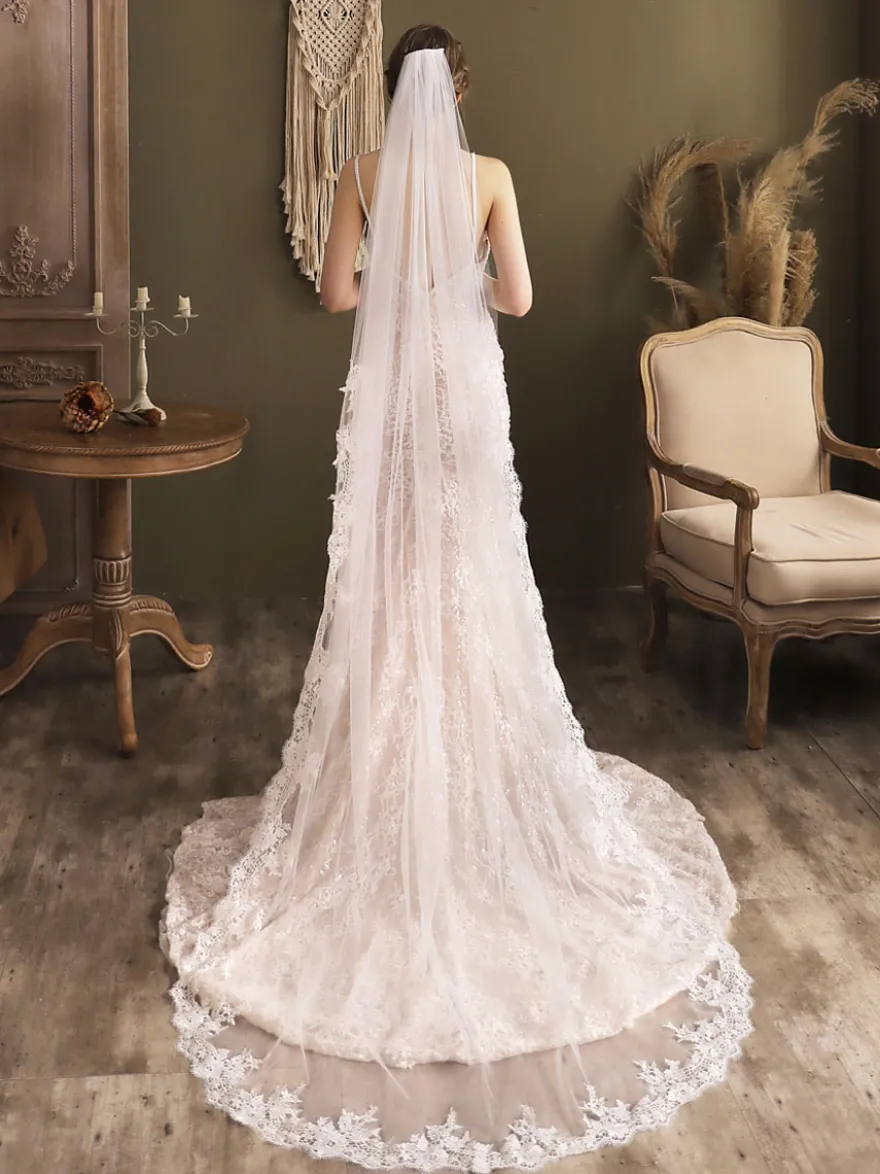 Voiles de mariée en dentelle Voiles de tulle à un niveau Applique Voiles de mariée en cascade
