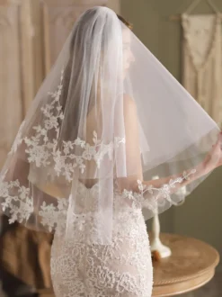 Voiles de mariée en tulle Voiles de mariée en dentelle à deux niveaux